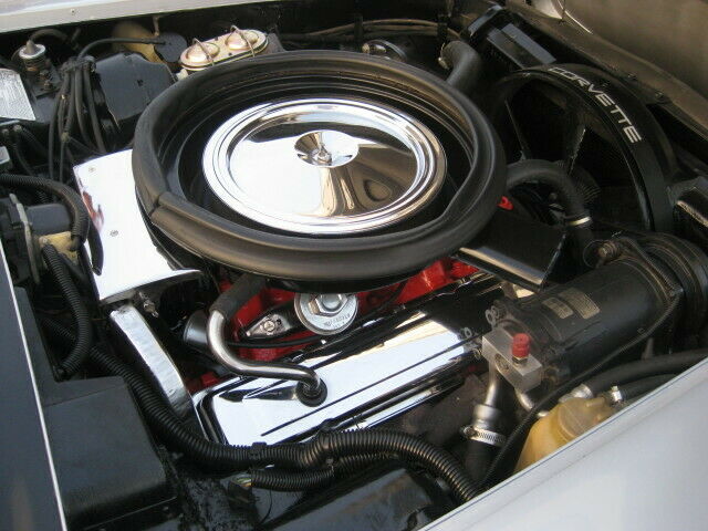 1973 Silver Chevrolet Corvette Coupe