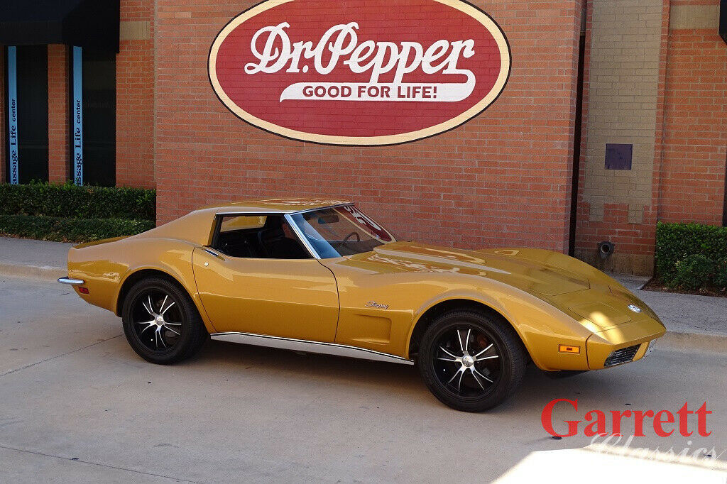 1973 Gold Chevrolet Corvette Coupe