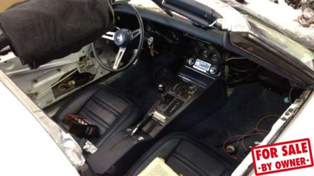 1973 White Chevrolet Corvette Coupe