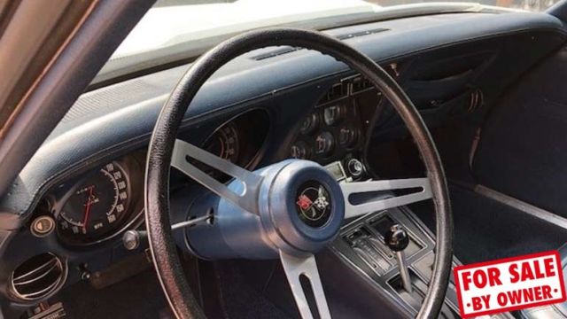 1973 White Chevrolet Corvette Coupe