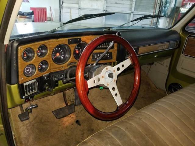 1973 Green Chevrolet Suburban SUV