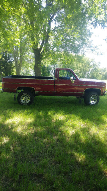1973 Burgundy Chevrolet C/K Pickup 2500