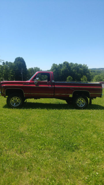 1973 Burgundy Chevrolet C/K Pickup 2500