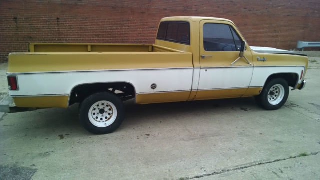 1973 YELLOW Chevrolet C-10 PICKUP TRUCK