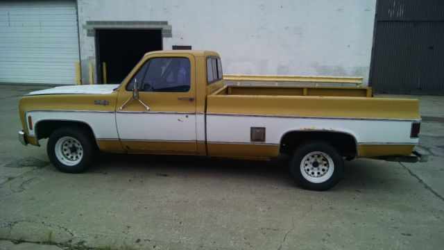 1973 YELLOW Chevrolet C-10 PICKUP TRUCK