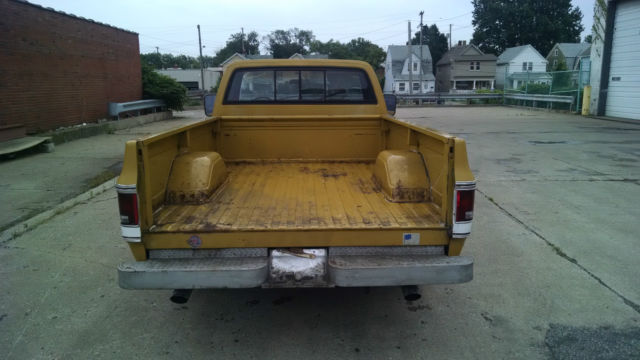1973 YELLOW Chevrolet C-10 PICKUP TRUCK
