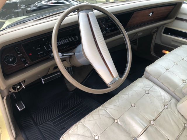 1973 Yellow Chrysler Imperial 4 door