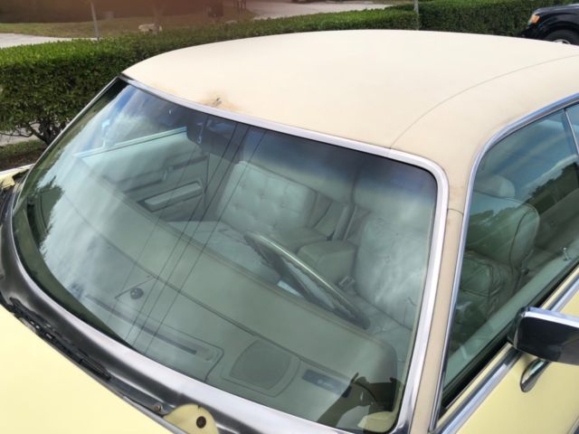 1973 Yellow Chrysler Imperial 4 door
