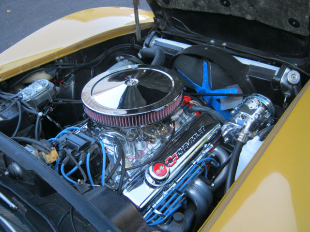 1973 Metalic Gold Chevrolet Corvette Coupe