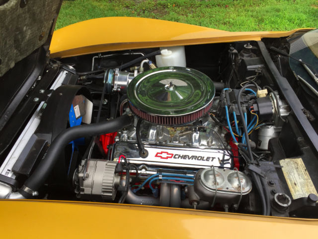 1973 Metalic Gold Chevrolet Corvette Coupe