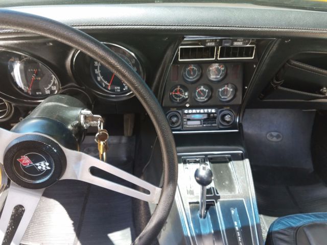 1973 Gold Chevrolet Corvette Coupe