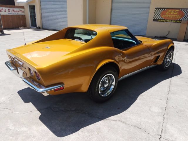 1973 Gold Chevrolet Corvette Coupe