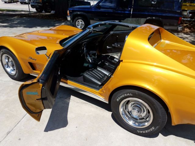 1973 Gold Chevrolet Corvette Coupe