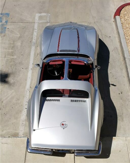 1973 Silver Chevrolet Corvette Coupe