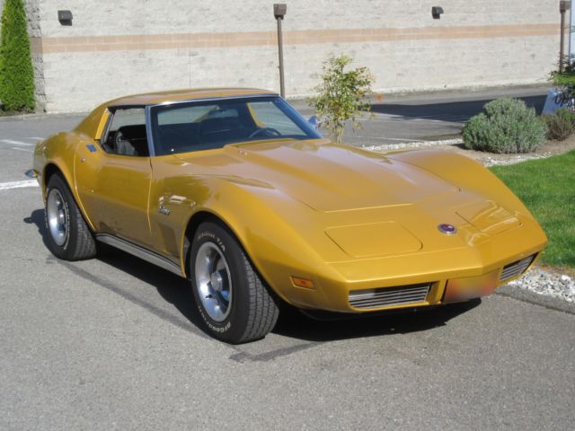 1973 Yellow Chevrolet Corvette Coupe