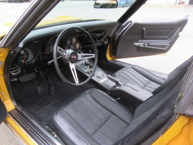 1973 Yellow Chevrolet Corvette Coupe