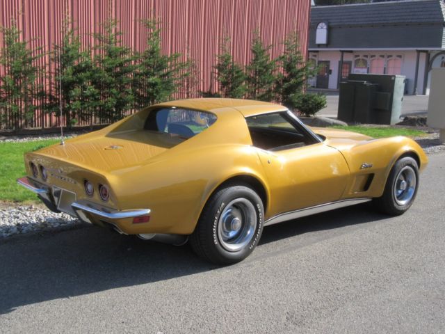 1973 Yellow Chevrolet Corvette Coupe