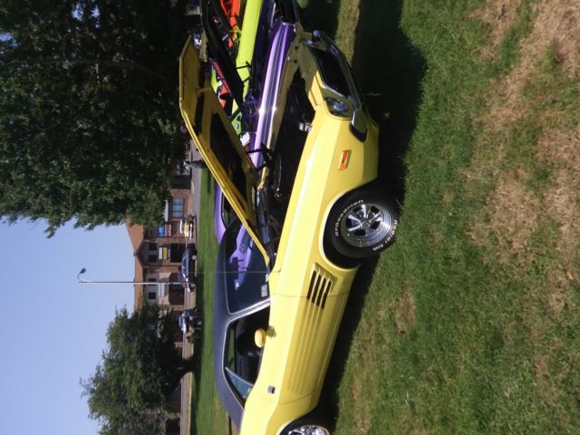 1973 yello Dodge Challenger Coupe
