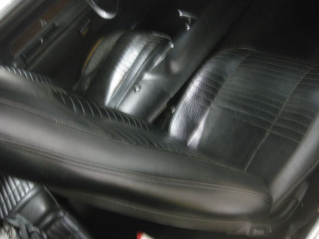 1973 yello Dodge Challenger Coupe