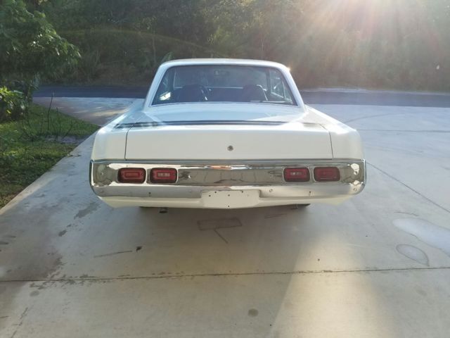 1973 White Dodge Dart Coupe