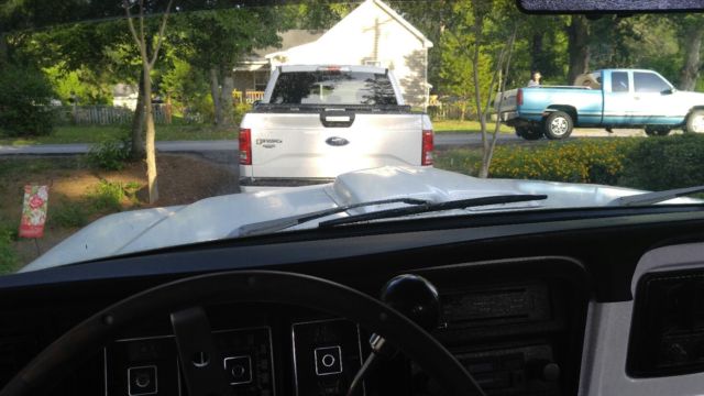 1973 White Ford F-100