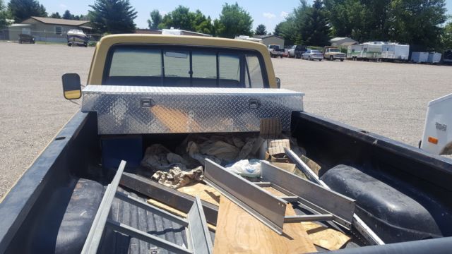 1973 yellow Ford F-250 Pick Up