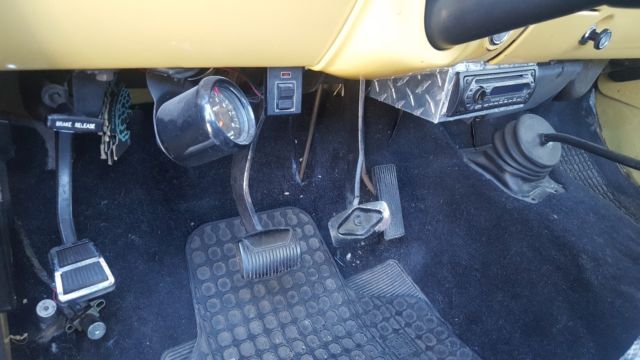 1973 yellow Ford F-250 Pick Up