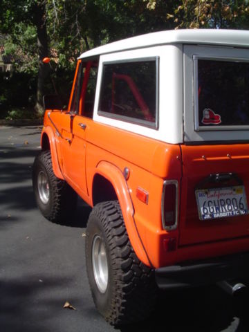 19730000 Orange Ford Bronco