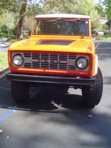 19730000 Orange Ford Bronco