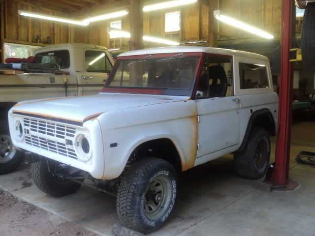 1973 Yellow Ford Bronco SUV