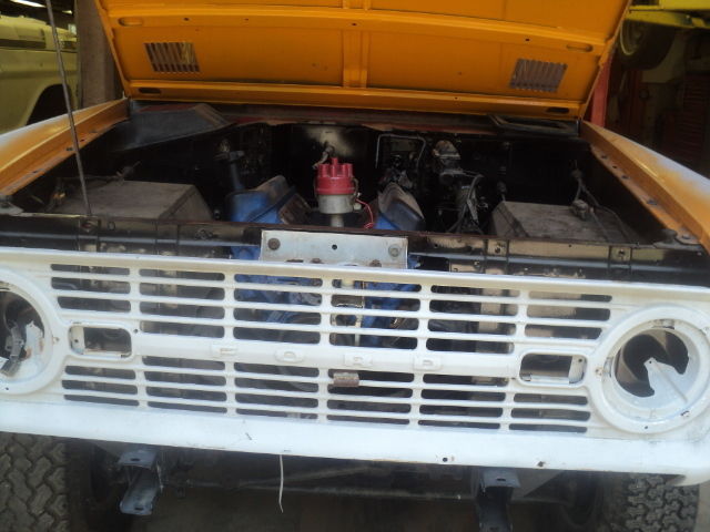 1973 Yellow Ford Bronco SUV