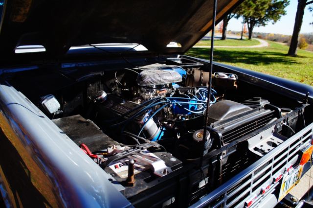 1973 Steel grey Ford Bronco Half cab