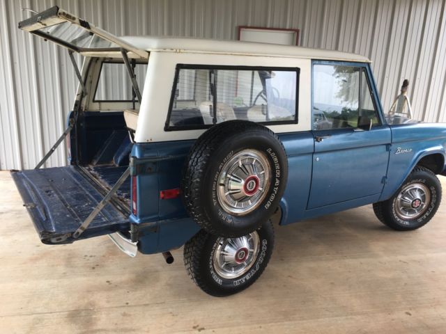 1973 BLUE & WHITE Ford Bronco