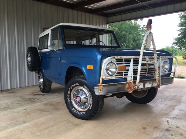 1973 BLUE & WHITE Ford Bronco