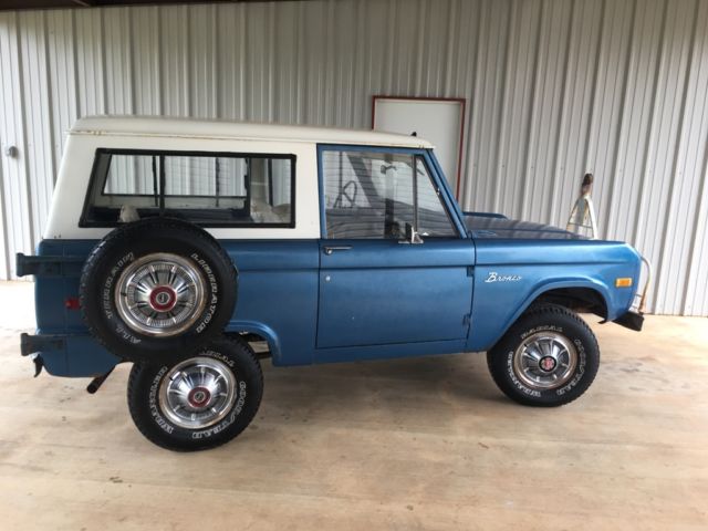 1973 BLUE & WHITE Ford Bronco