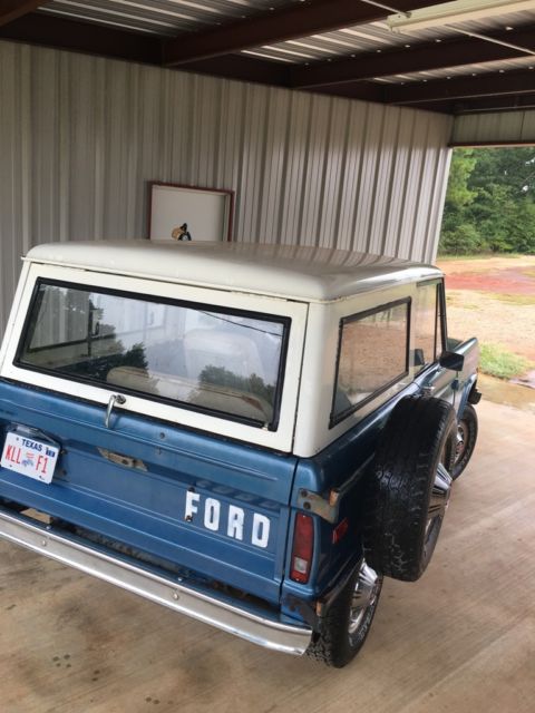 1973 BLUE & WHITE Ford Bronco