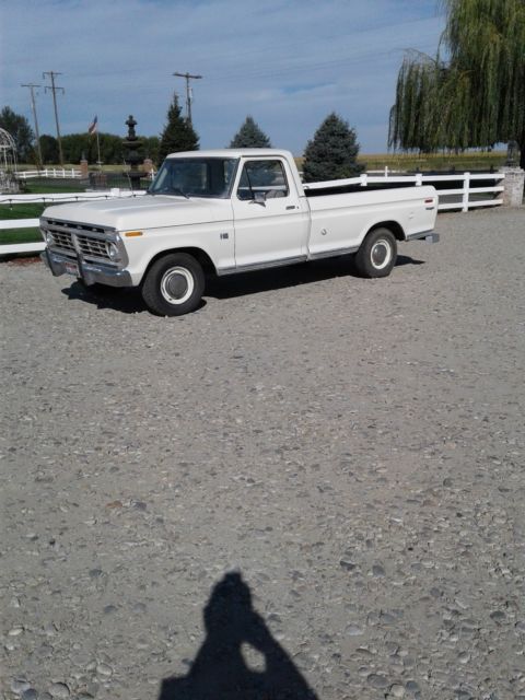 1973 Wimbledon White Ford F-100 Long bed pickup