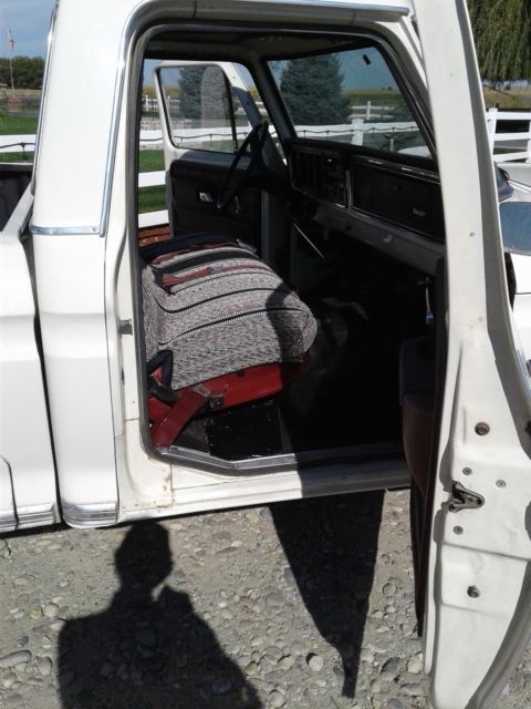 1973 Wimbledon White Ford F-100 Long bed pickup