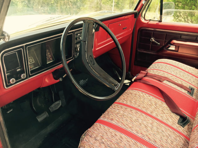1973 Red / White Ford F-100 U/K