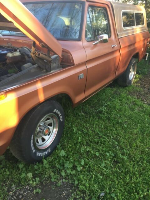 1973 Brown Ford F-100 Pickup Truck
