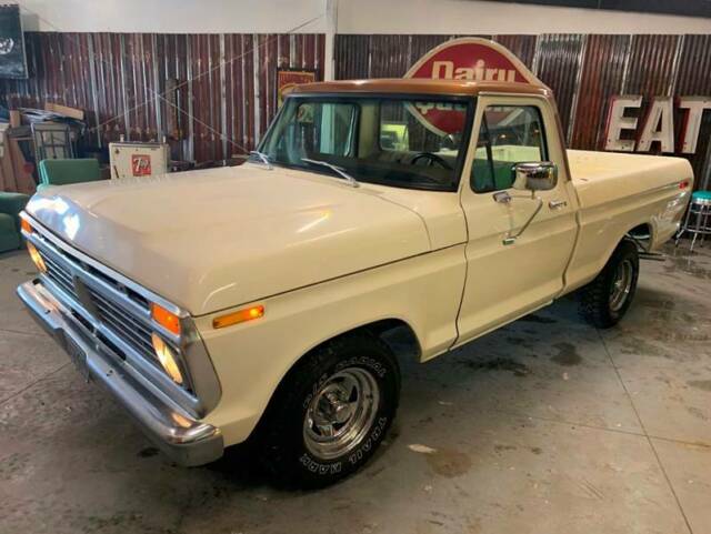 1973 White Ford F-100 Pickup Truck