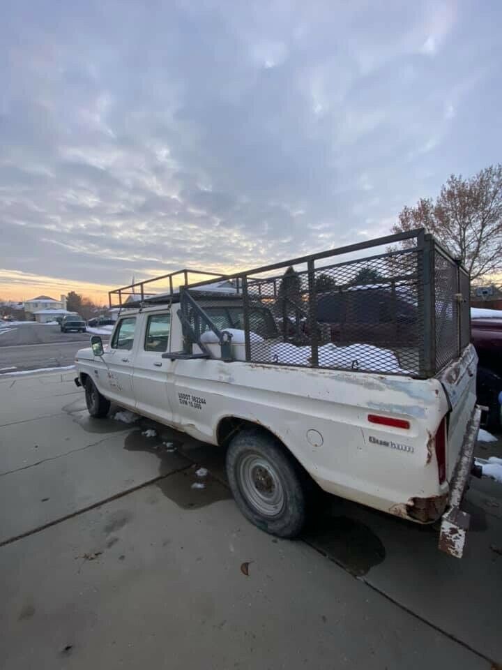 1973 White Ford F-250