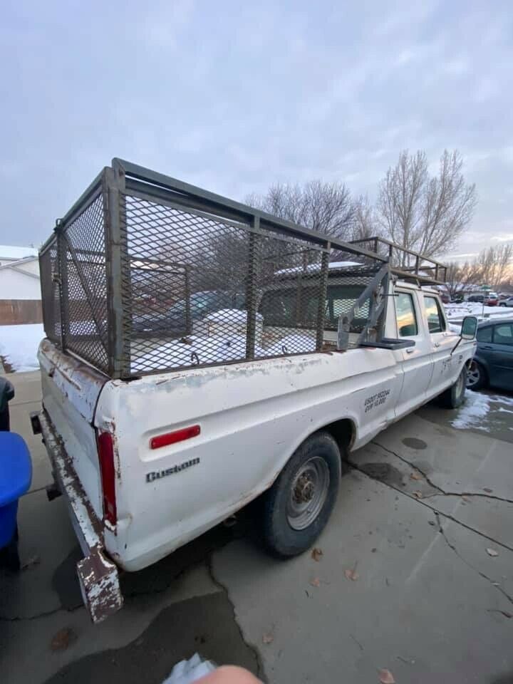 1973 White Ford F-250