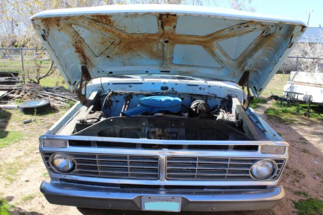 1973 Blue Ford F-250