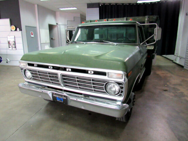 1973 Green Ford F-350 Flatbed Truck