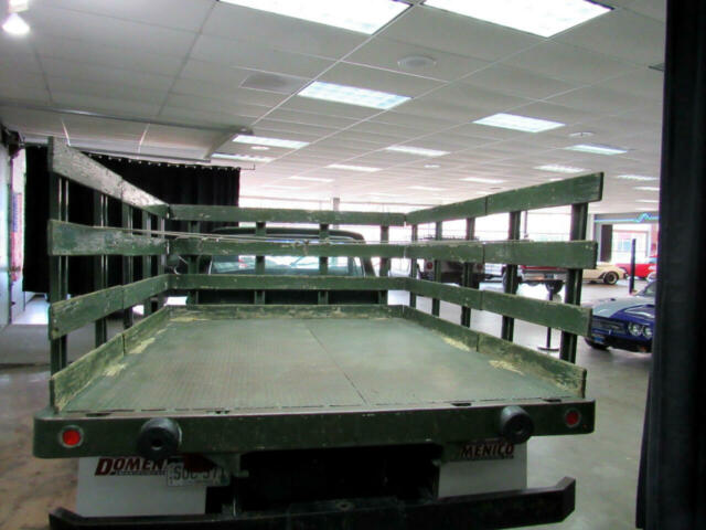 1973 Green Ford F-350 Flatbed Truck