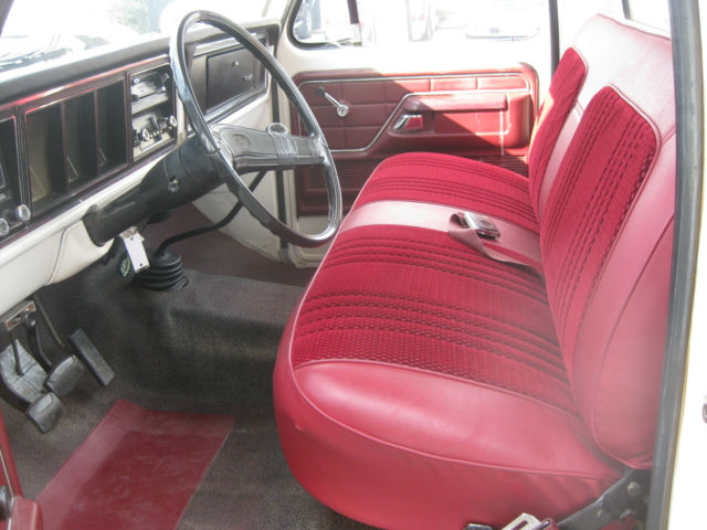 1973 White Ford F-100 Standard Cab Pickup