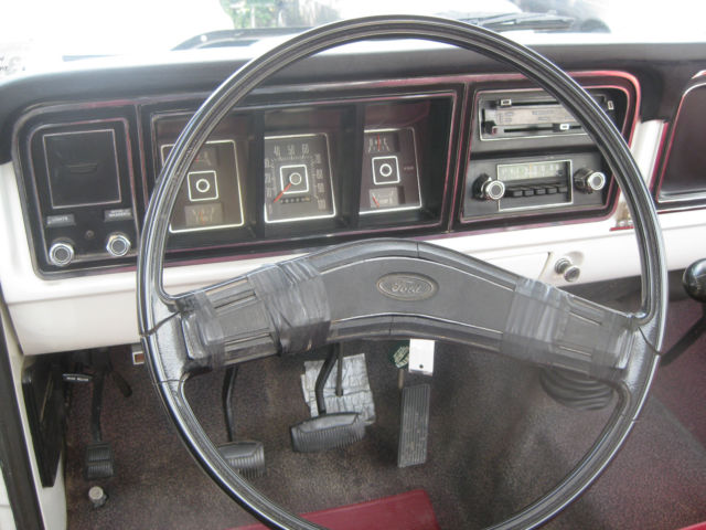 1973 White Ford F-100 Standard Cab Pickup