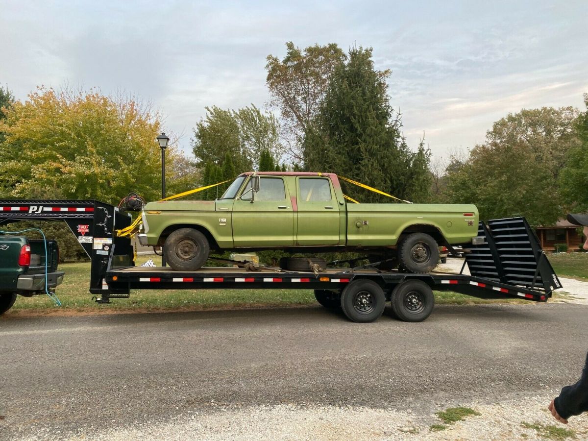 1973 Green Ford F-350 Crew Cab Pickup