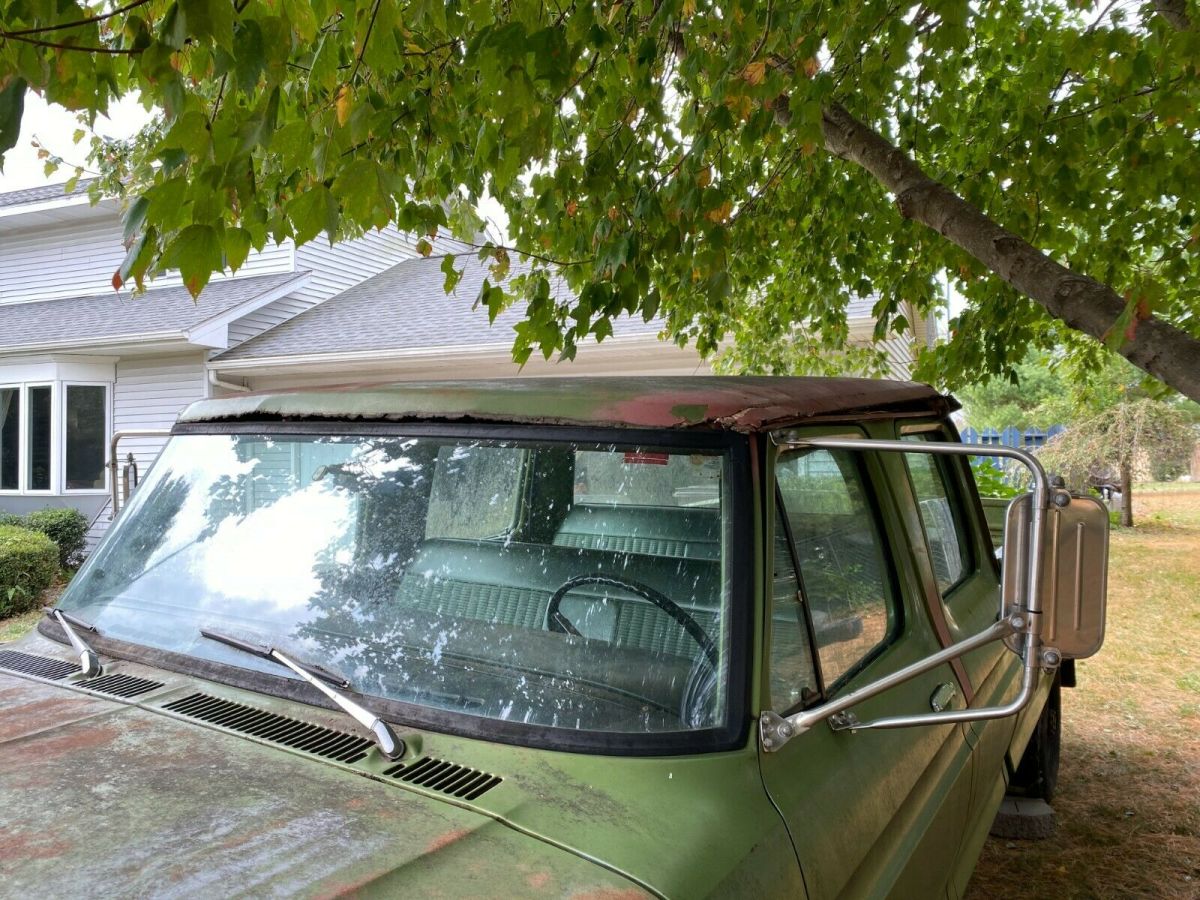 1973 Green Ford F-350 Crew Cab Pickup